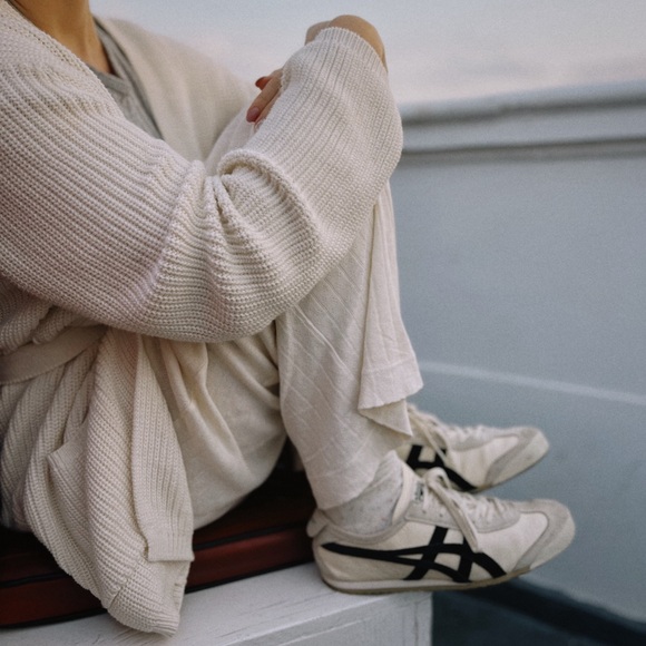 Jenni Kayne stunning and soft wrap sweater - Picture 3 of 3